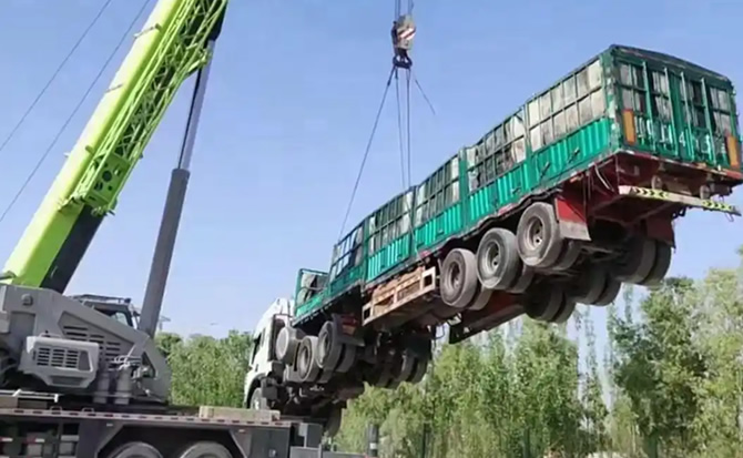 九龙道路脱困救援案例